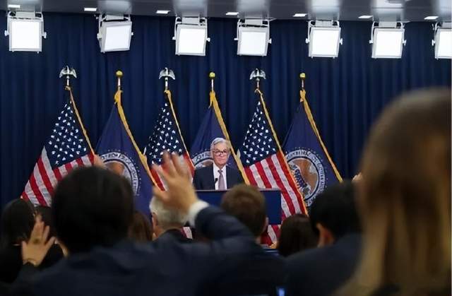 又暴跌!虚拟货币全网24小时7万多人爆仓<strong></p>
<p>比特币价格实时行情</strong>,比特币跌破20000美元,发生了什么?