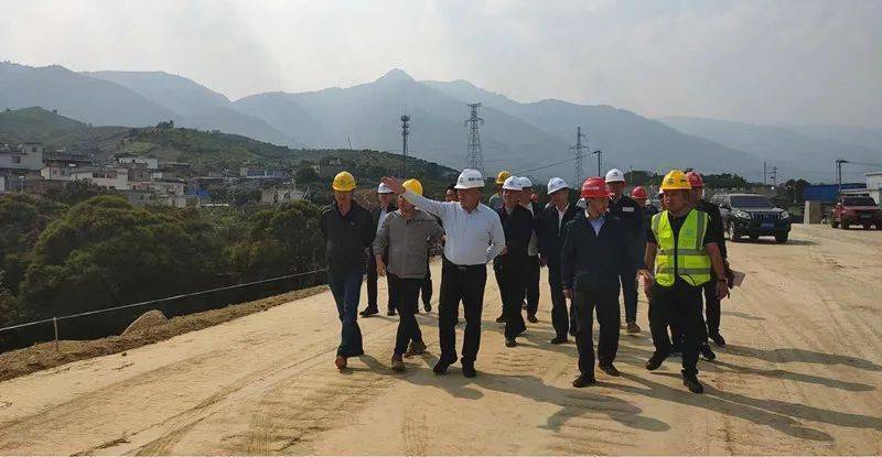 市人大常委会副主任黄太文调研督导永金高速公路(新平戛洒至元江红光段)建设和有色稀贵金属全产业链发展情况