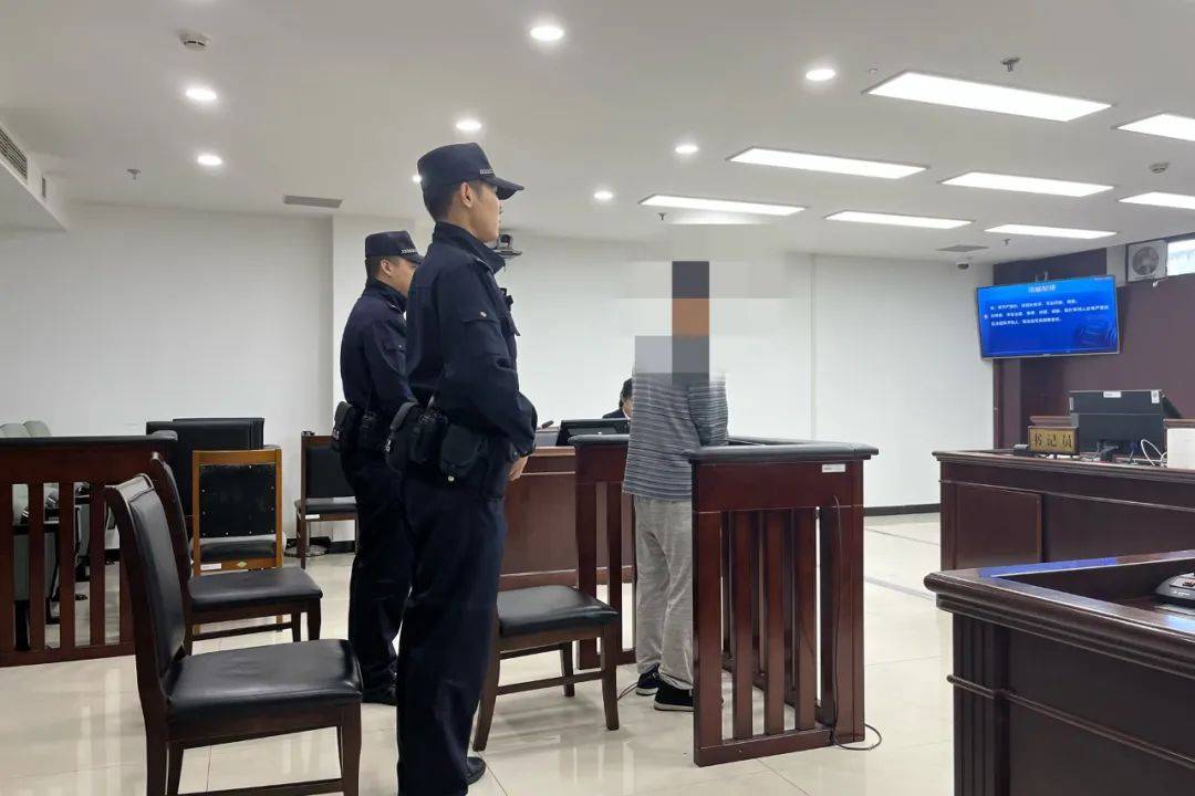 无耻！北京一对情侣租房<strong></p>
<p>金日贵金属价格</strong>，遭五旬房东潜入、偷窥