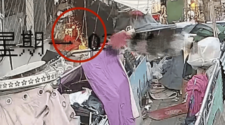 “你们不用管<strong></p>
<p>btc虚拟币</strong>，出事我负责”！老人囤废品堵塞逃生路，不幸起火遇难