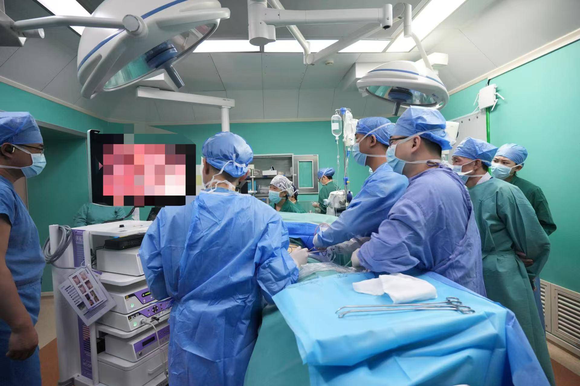 20米高空掉落螺丝刀直插男子胸腔<strong></p>
<p>btc地址</strong>！医生：不要自行拔除