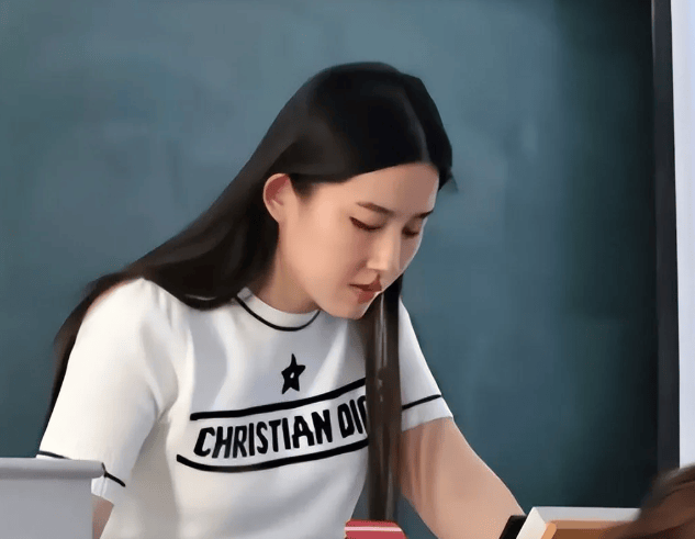 大学老师因酷似刘亦菲走红<strong></p>
<p>usdt官网</strong>，真应了那句话：三分像她已是人间绝色
