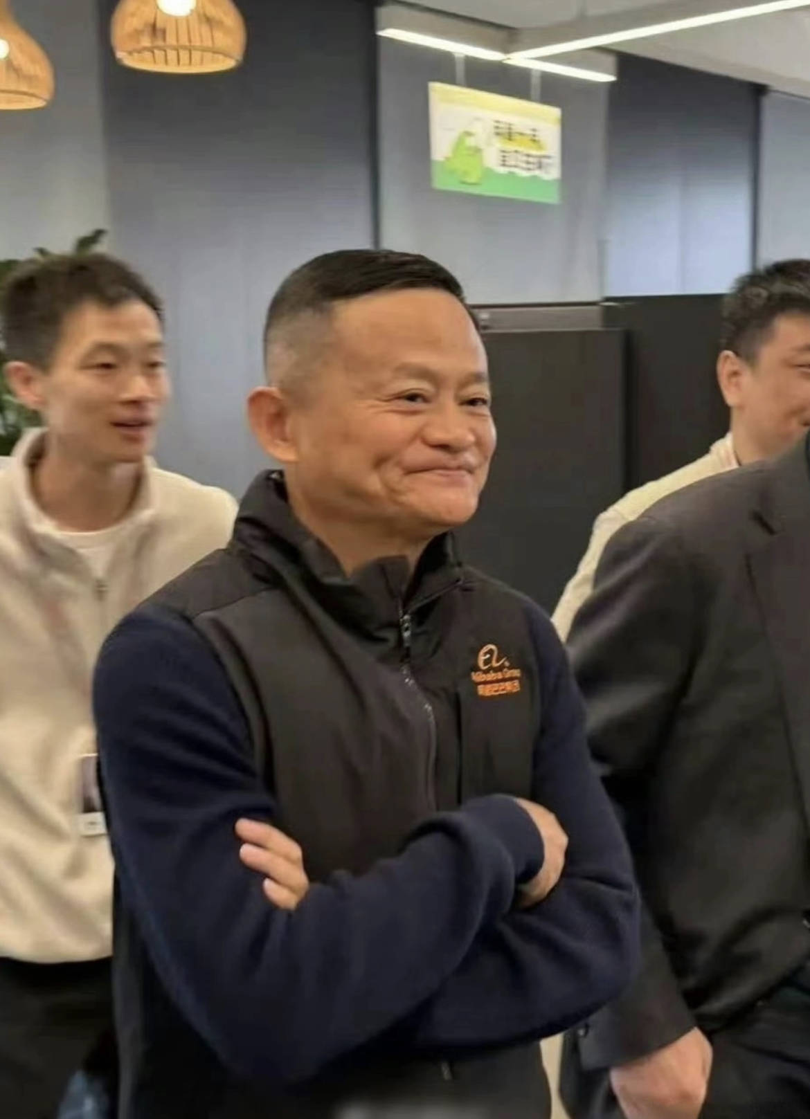 刘强东穿39元T恤逛街<strong></p>
<p>usdt溢价</strong>，章泽天穿200块防晒衫，新贵们可没那么“老钱”！