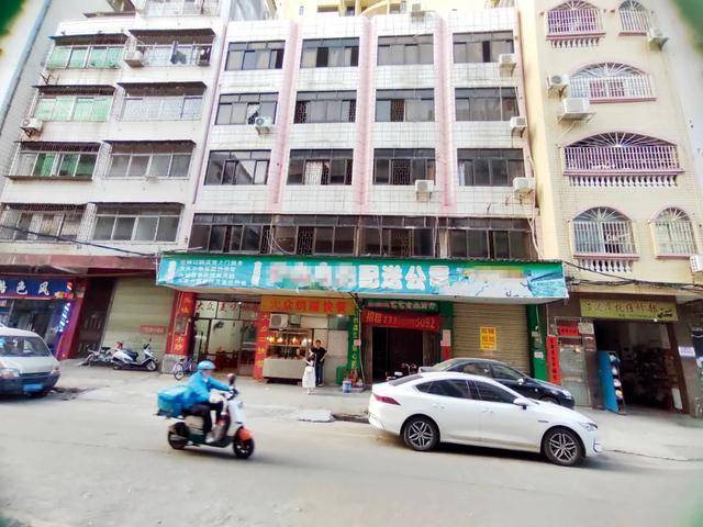 “小官巨贪校长”<strong></p>
<p>usdt增发</strong>，让乡镇初中生吃不饱