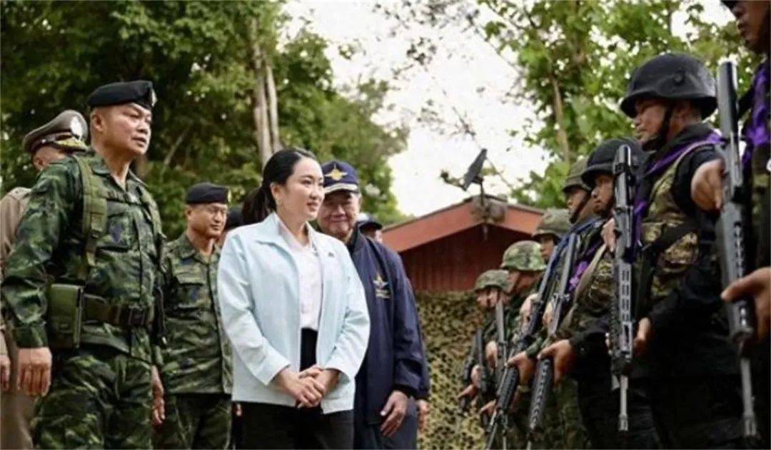 总理府已被围<strong></p>
<p>usdt商城</strong>，泰陆军司令出山，洪森预测，美女总理三月内必下台