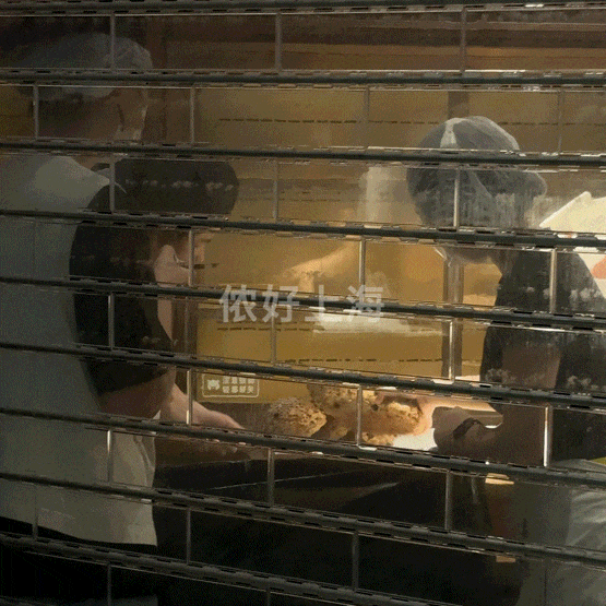 看着心疼<strong></p>
<p>以太坊官网</strong>！上海网红店将没卖掉的面包整框扔了？网友吵翻