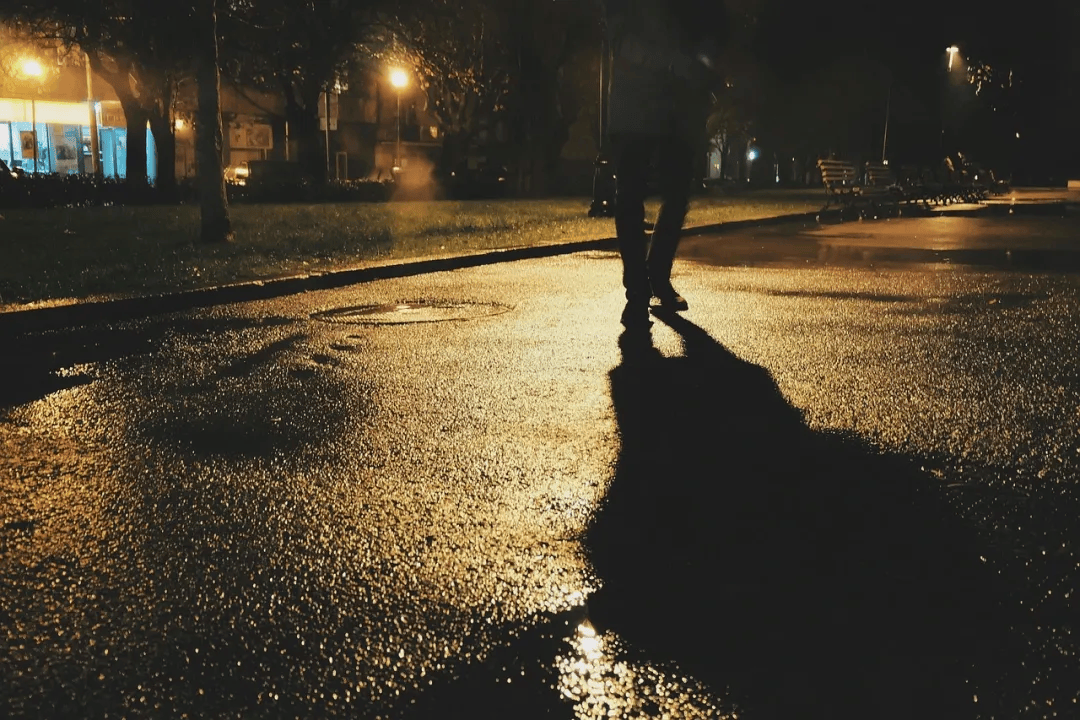 “躺赚百万”的诱惑<strong></p>
<p>以太坊钱包地址</strong>，“职业背债人”如何成为金融黑灰产的一环？