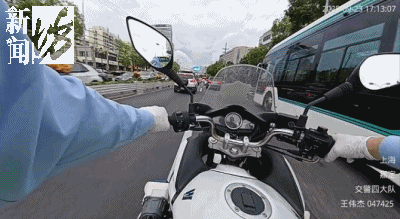 事发上海晚高峰！汹涌车流中<strong></p>
<p>ico以太坊</strong>，一男子绝望跳车，直奔民警而去……