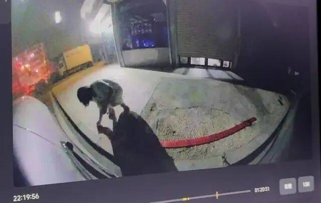刚提的新车停路边被人放鞭炮崩损千余元<strong></p>
<p>矿机以太坊</strong>，车主：因拒绝当晚挪车，20分钟后听到鞭炮声，对方还态度豪横