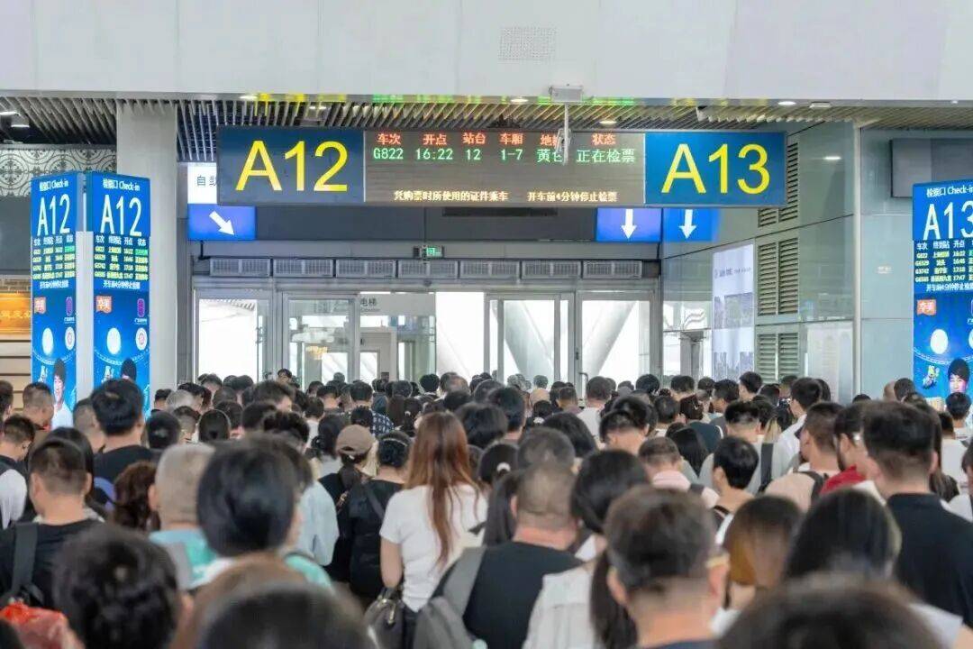 深圳北站凌晨返深被刷爆<strong></p>
<p>以太坊虚拟机</strong>！附近叫车超200人？别慌！公交地铁加班护送