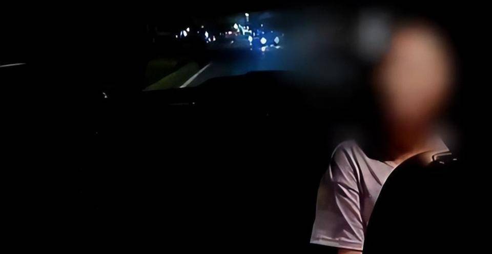 女子打车不给高速过路费<strong></p>
<p>以太坊虚拟机</strong>，扬言“没钱我不给，有钱我也不给” ！司机将其送回起点