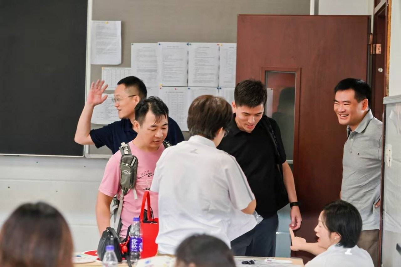 那个让老师骄傲的“调皮”班级！30年同学聚会<strong></p>
<p>以太坊投资</strong>，还伴有一封来自贵州的感谢信