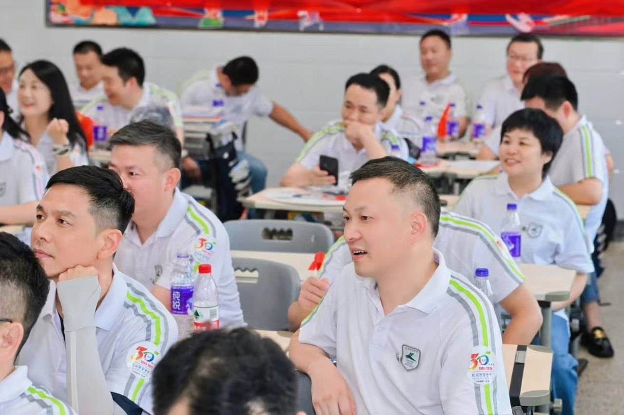 那个让老师骄傲的“调皮”班级！30年同学聚会<strong></p>
<p>以太坊投资</strong>，还伴有一封来自贵州的感谢信