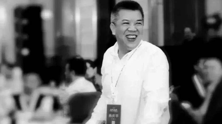 传宗馥莉被带走<strong></p>
<p>以太坊社区</strong>，娃哈哈董事会成员回应；资深天使投资人因车祸不幸离世；微信灰度测试一次性撤回全部消息；鸡排哥疑似成立工作室丨邦早报