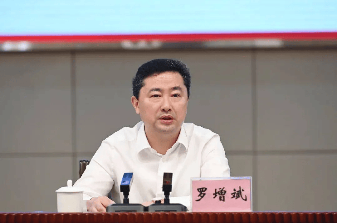 在海南省委常委、海口市委书记等职上<strong></p>
<p>eth币</strong>，罗增斌非法收受他人财物，数额特别巨大