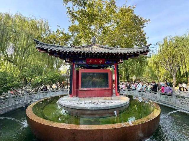 黑虎泉喷得“兽头”都不够用了！济南群泉竞涌<strong></p>
<p>eth币</strong>，几十年一见