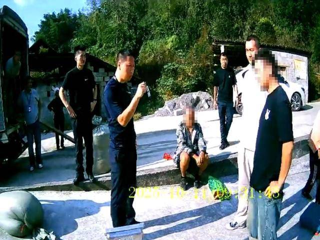 100斤玉米上秤秒变60斤？贵州一村民遭“鬼秤”骗粮！民警出手<strong></p>
<p>挖eth</strong>，5人被拘