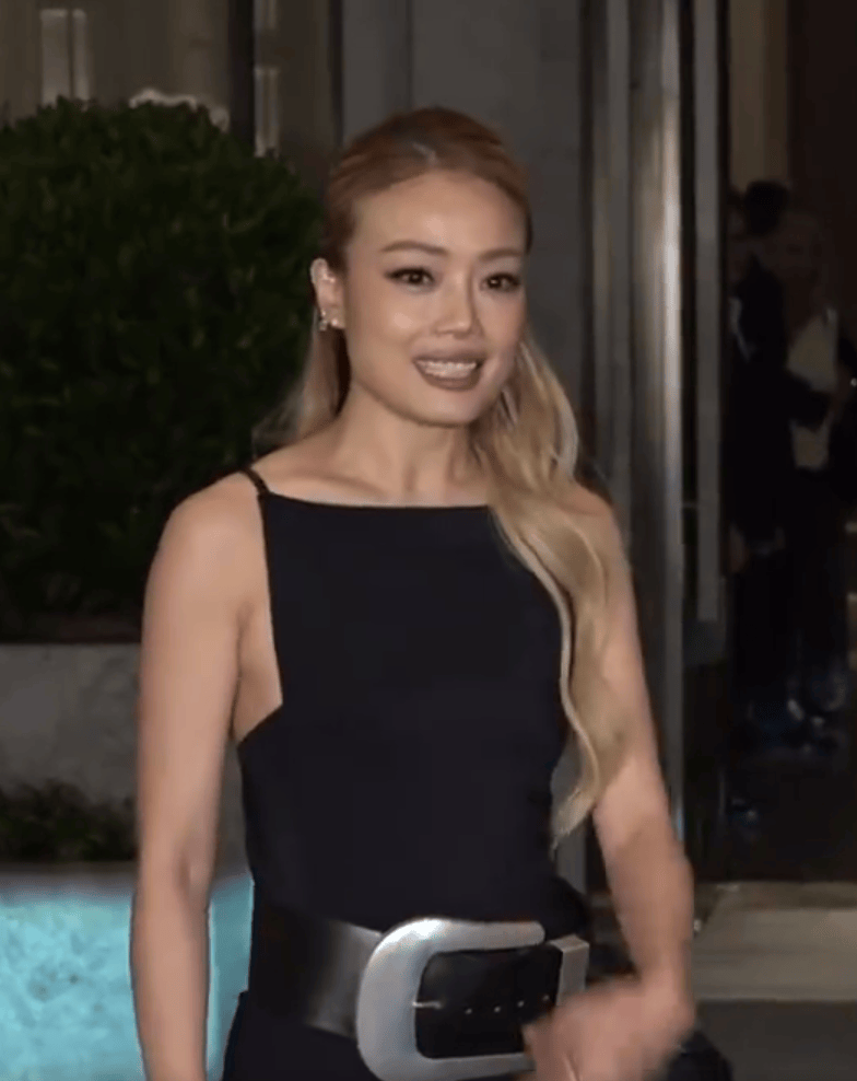 容祖儿回应与成龙误会<strong></p>
<p>eth行情</strong>!称成龙摸其后背争议是捕风捉影:我完全没感觉