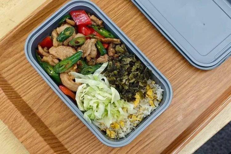 国铁成都局推出17元高铁盒饭:门店现炒<strong></p>
<p>eth行情</strong>,送餐到座