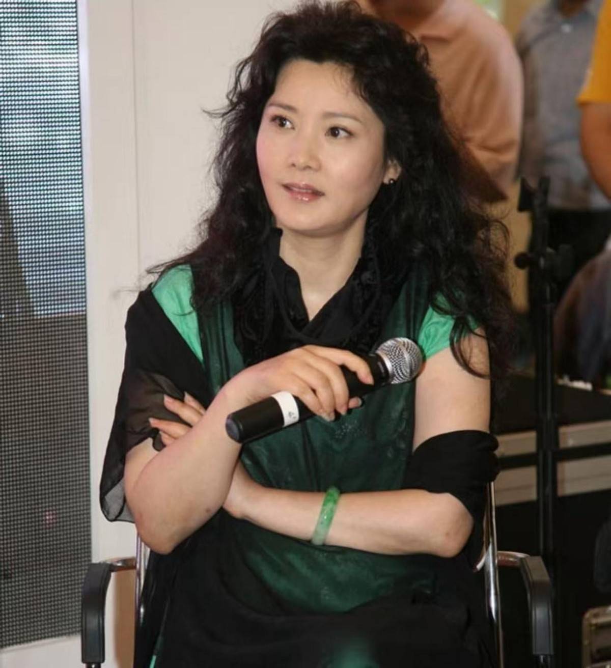 何赛飞怒斥张柏芝后道歉:<strong></p>
<p>eth矿池</strong>我这个人脾气急并非针对人