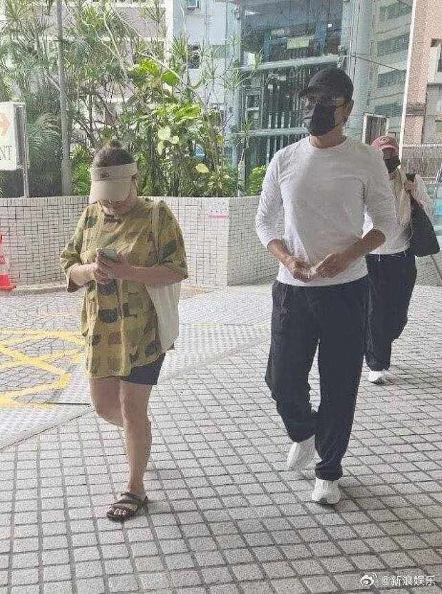 76岁“TVB黄金配角”许绍雄被曝病危<strong></p>
<p>eth矿池</strong>,众人神情严肃