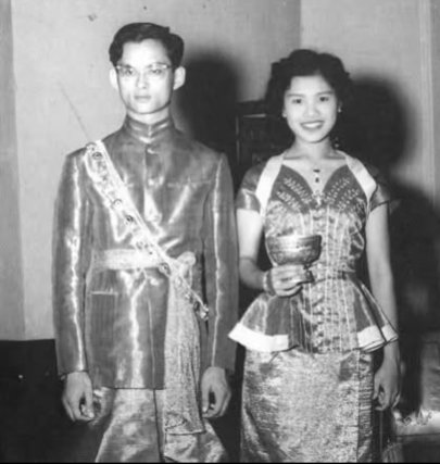 泰国王太后诗丽吉去世<strong></p>
<p>eth矿池</strong>,留下19顶奢华王冠和她的传奇一生