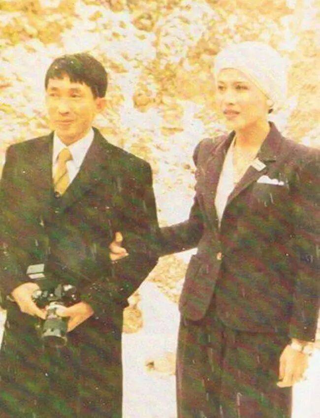 泰国王太后诗丽吉去世<strong></p>
<p>eth矿池</strong>,留下19顶奢华王冠和她的传奇一生