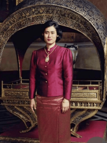 泰国王太后诗丽吉去世<strong></p>
<p>eth矿池</strong>,留下19顶奢华王冠和她的传奇一生