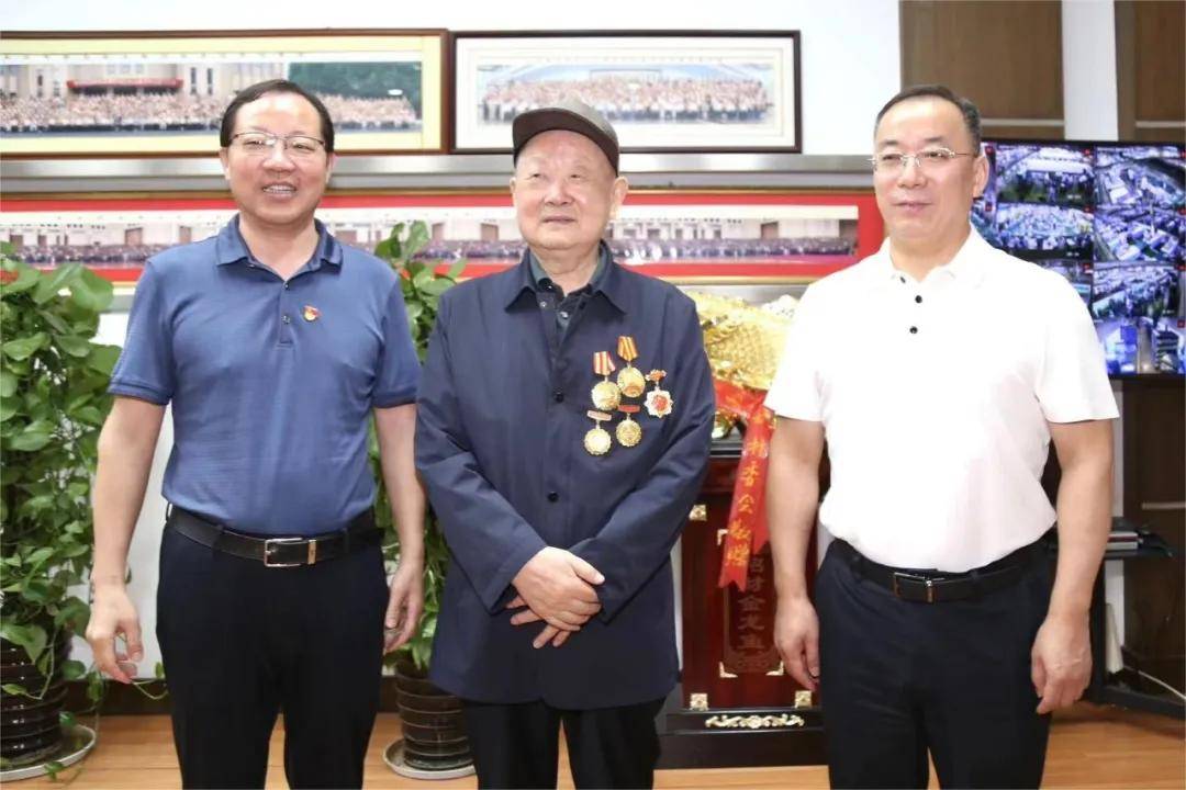 一代传奇苏商谢幕:镇江放牛娃做出370亿元市值公司;儿子早已接班<strong></p>
<p>eth价格</strong>,闯入特斯拉核心供应链