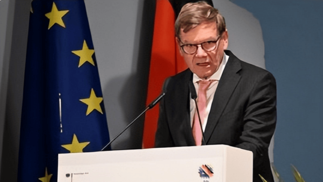 3天后<strong></p>
<p>eth trunk</strong>,德国外长又反悔了,想跟中方尽快通话,重新安排访华行程