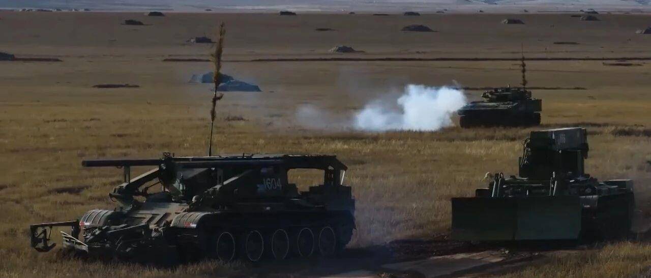 大场面!机器狗、无人机开路<strong></p>
<p>区块链eth</strong>,实兵对抗演练画面公布