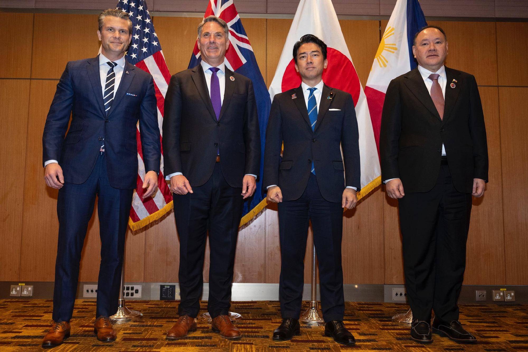 美军再度遭遇耻辱时刻:中国海军6艘战舰包围<strong></p>
<p>eth区块链</strong>,815舰插入南海演习