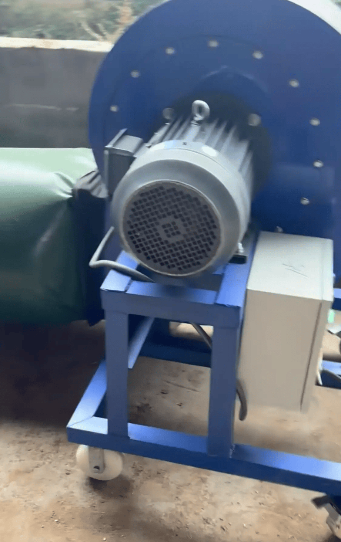 阴雨50天<strong></p>
<p>eth区块链</strong>,他用3200块救回30万斤玉米