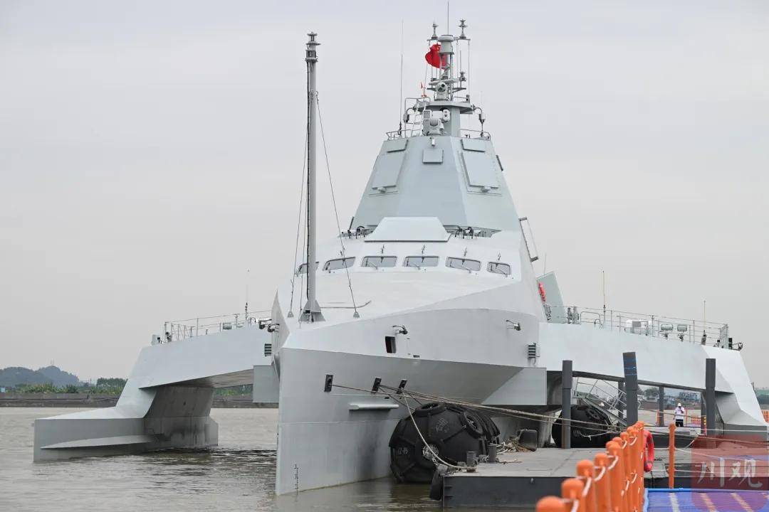 舰长65米<strong></p>
<p>eth区块链</strong>,搭载48个垂发!美媒:中国海军“半潜式武库舰”亮相!