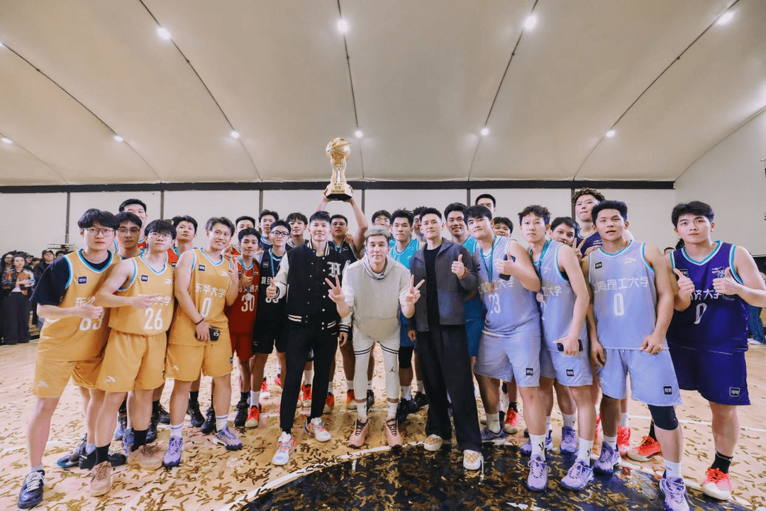 复旦、交大、同济等八大高校集结<strong></p>
<p>eth走势</strong>,得物App“新生杯”篮球赛首战上海