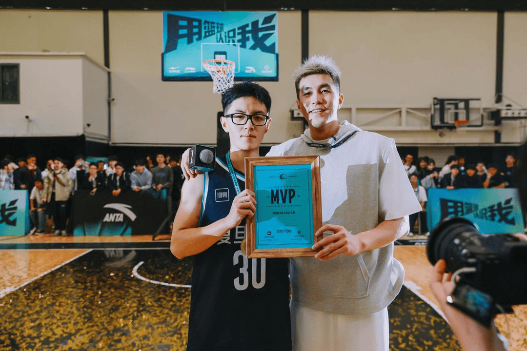 复旦、交大、同济等八大高校集结<strong></p>
<p>eth走势</strong>,得物App“新生杯”篮球赛首战上海