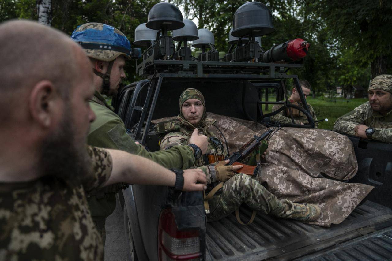 瞒不住了<strong></p>
<p>eth走势</strong>,红军城9000乌军被围,乌前防长:再不投降就是全线溃败