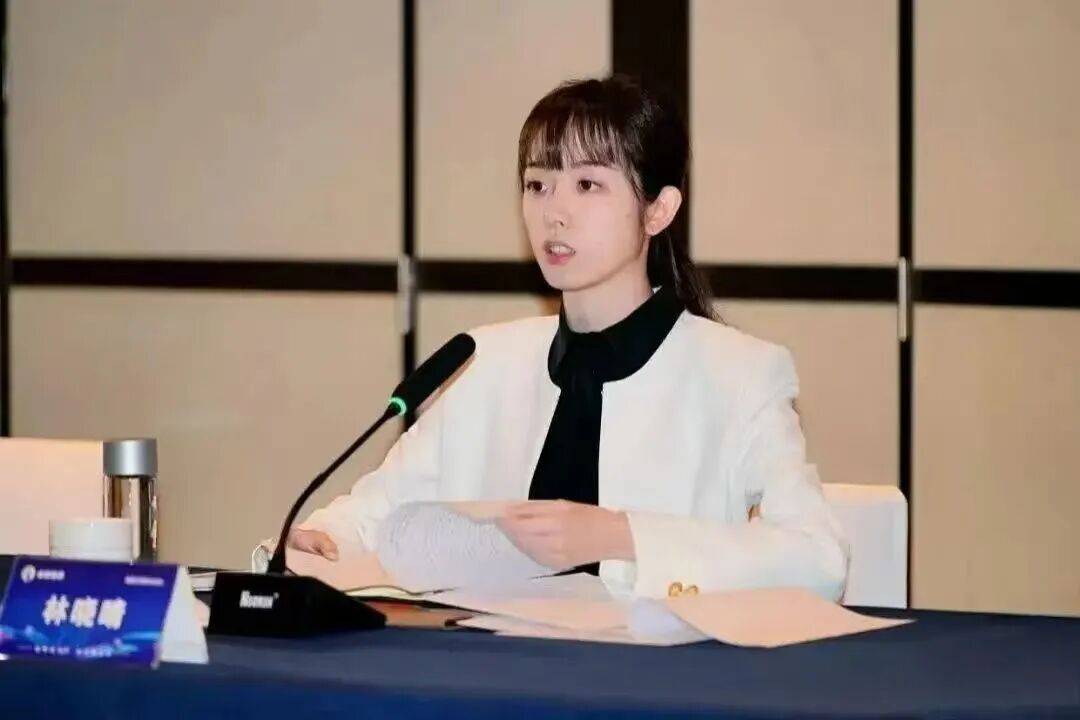 成都路桥95后美女董事长林晓晴的神秘父亲<strong></p>
<p>eth走势</strong>,终于曝光了?