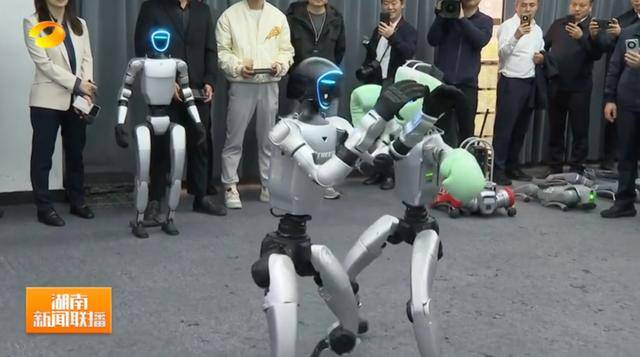 湖南省省长、浙江省省长<strong></p>
<p>eth交易平台</strong>,一同观看机器人表演