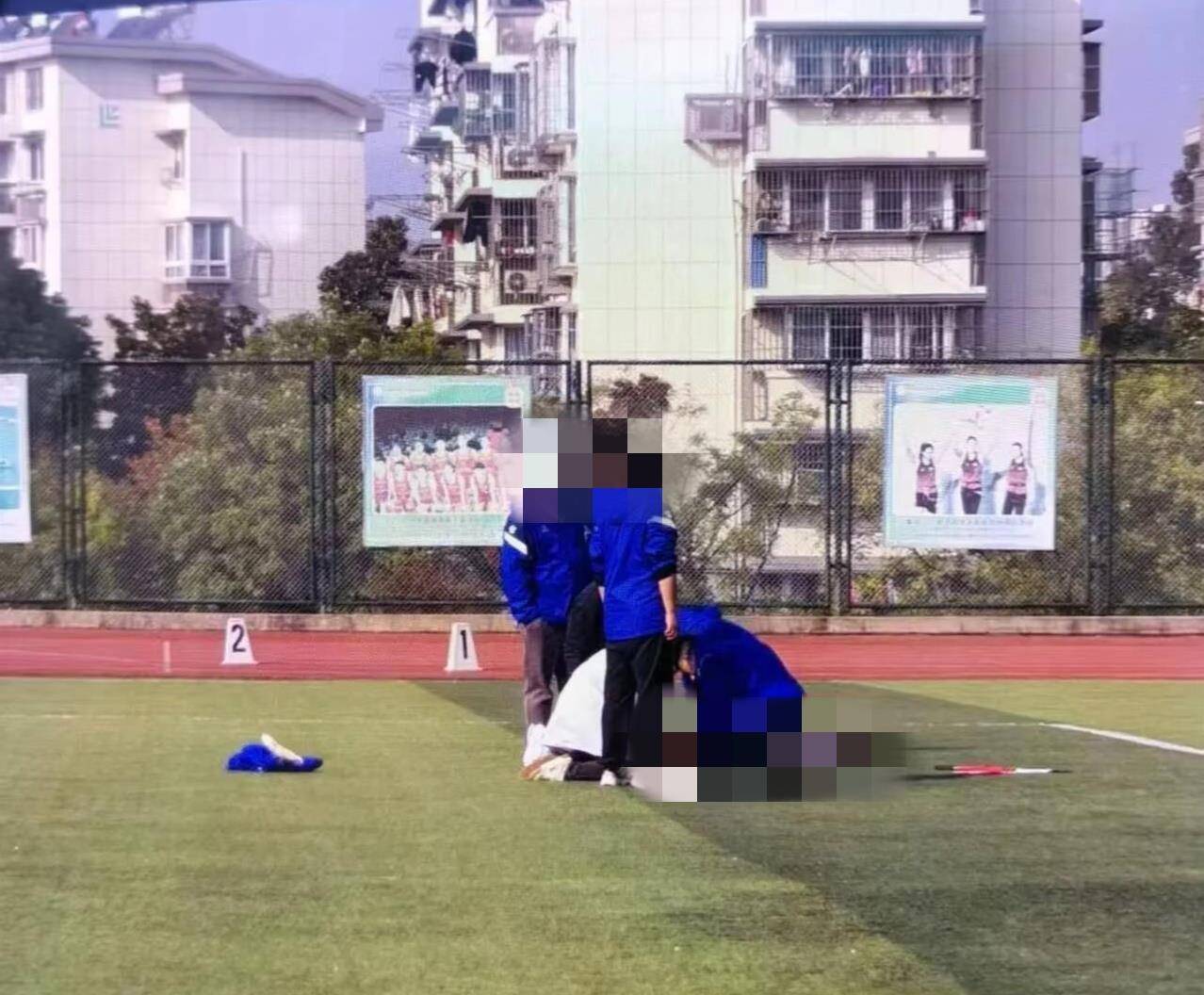 南京一学生在运动会上跑200米时倒地去世<strong></p>
<p>eth官网</strong>,官方:深感痛心,已与亲属沟通妥善处理