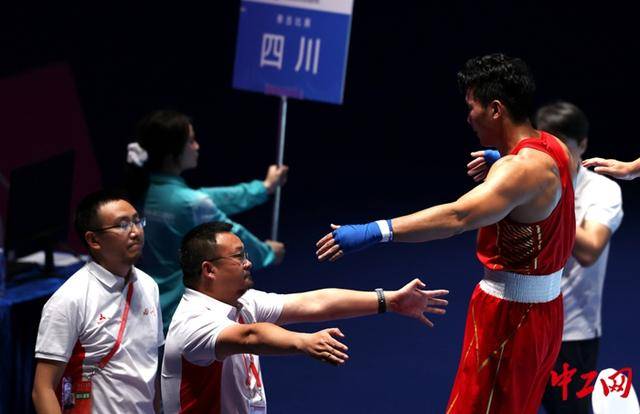 全运会拳击男子80公斤级决赛<strong></p>
<p>eth官网</strong>,王小保夺冠!