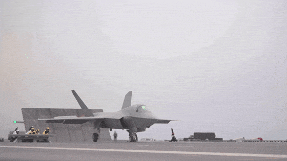 不是慢镜头!福建舰电磁弹射速度那么快<strong></p>
<p>比特币</strong>,是怎么瞬间刹车的?