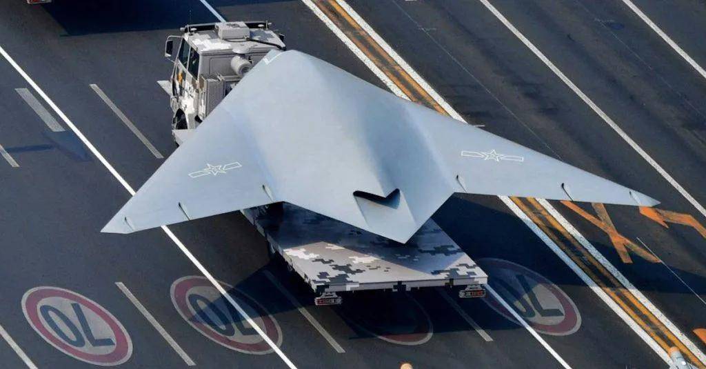 代号“玄龙”！攻击-11官宣服役<strong></p>
<p>比特币</strong>，与歼-20、歼-16编队飞行