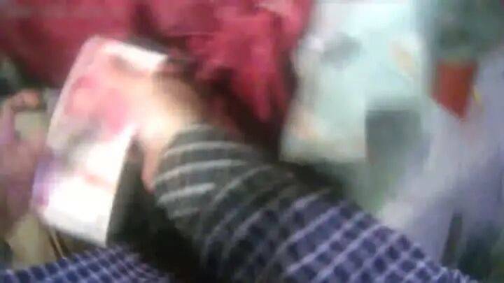 扬州一女子刷短视频惹祸:偷偷去银行取了6万现金<strong></p>
<p>比特币价格今日行情</strong>,结果……