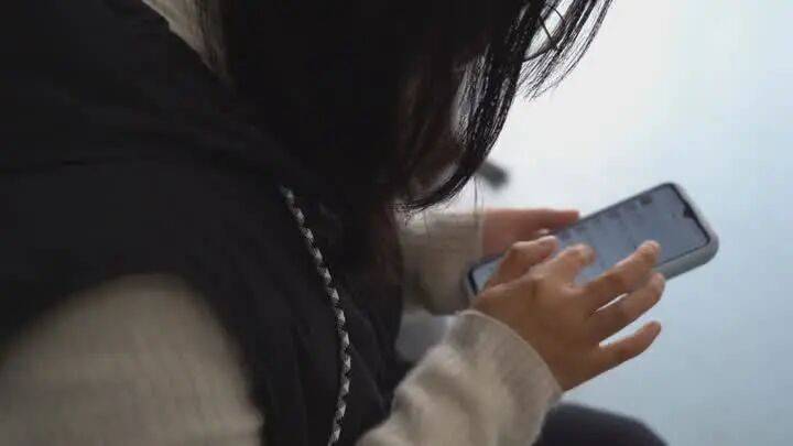 扬州一女子刷短视频惹祸:偷偷去银行取了6万现金<strong></p>
<p>比特币价格今日行情</strong>,结果……