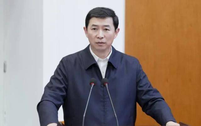 张艳丽、徐万海被查<strong></p>
<p>比特币行情</strong>,他上个月刚被免职