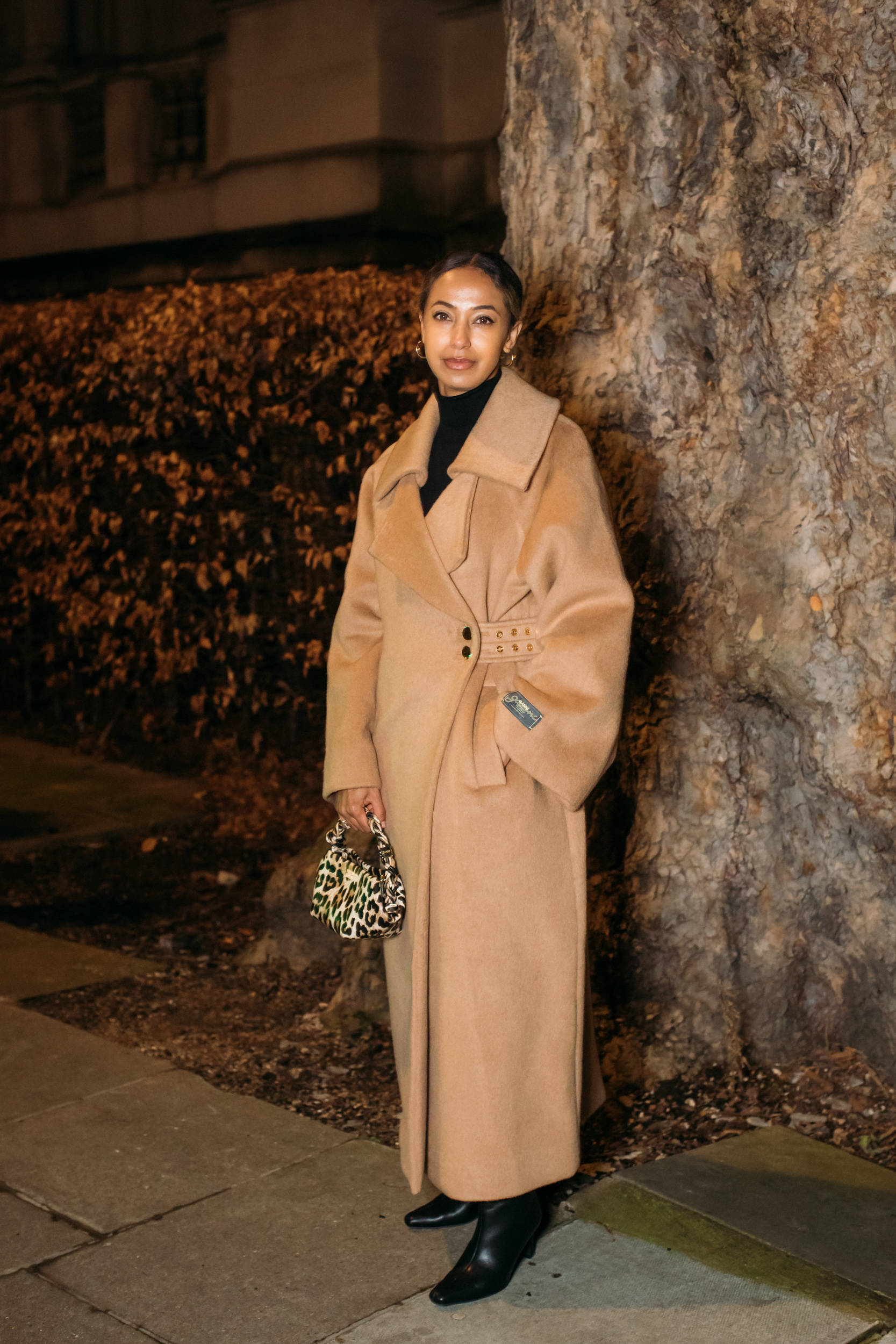 巩俐、梅姨、高圆圆...Power女性冬天少不了一件驼色大衣<strong></p>
<p>比特币最新价格行情</strong>!