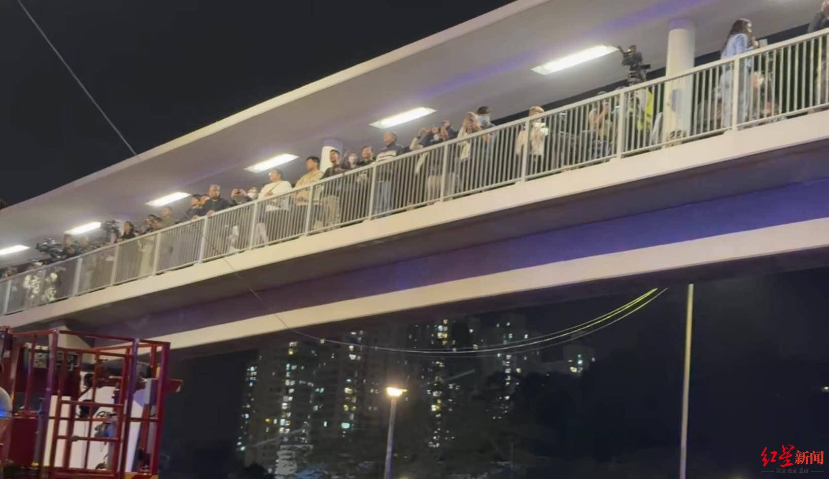 红星新闻实探香港宏福苑大火现场:警员称第一次遇到这么大火<strong></p>
<p>比特币最新价格行情</strong>,餐厅老板自发为救援人员送餐