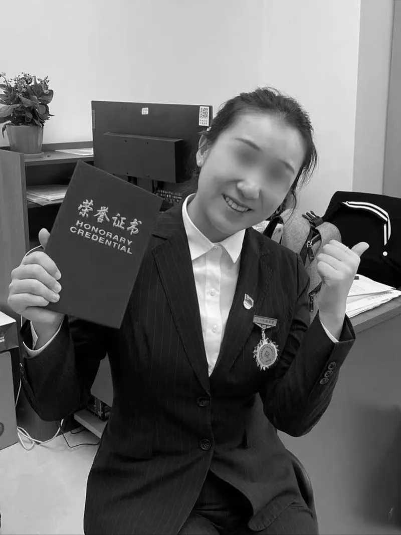 28岁女子被高空抛砖砸中离世<strong></p>
<p>比特币是什么东西</strong>,凶手被判处死刑;家属起诉事发地物业等单位:凶手6天里多次高空抛物