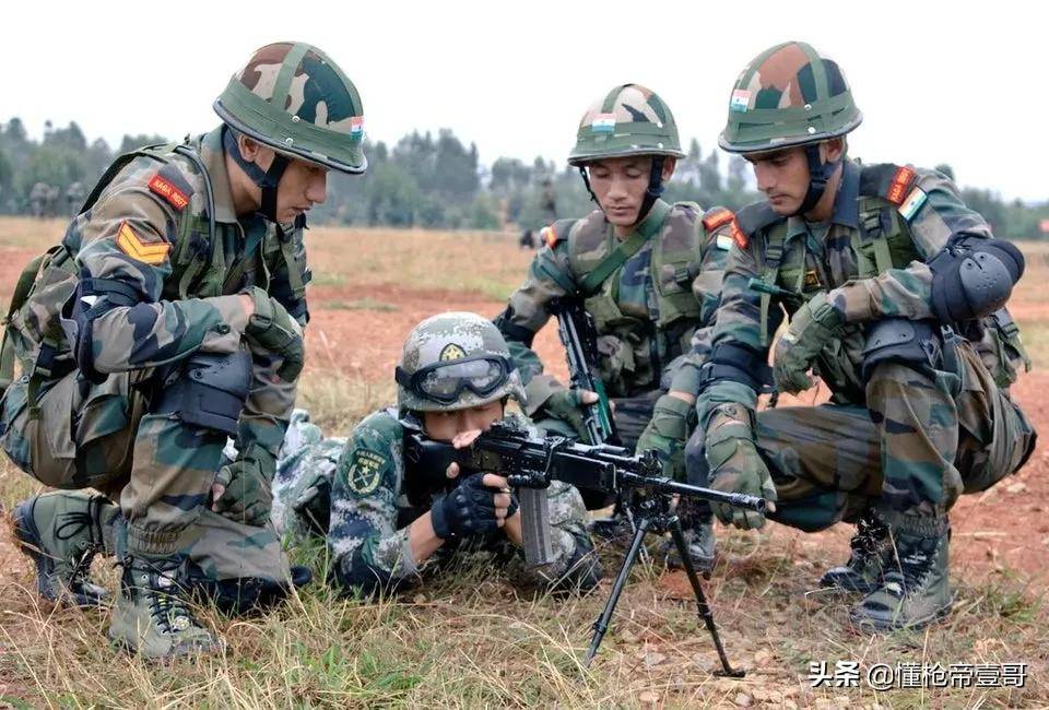 第一个扑向祁团长的印军黄种人面孔<strong></p>
<p>一个比特币要挖多久</strong>,他到底是什么人?